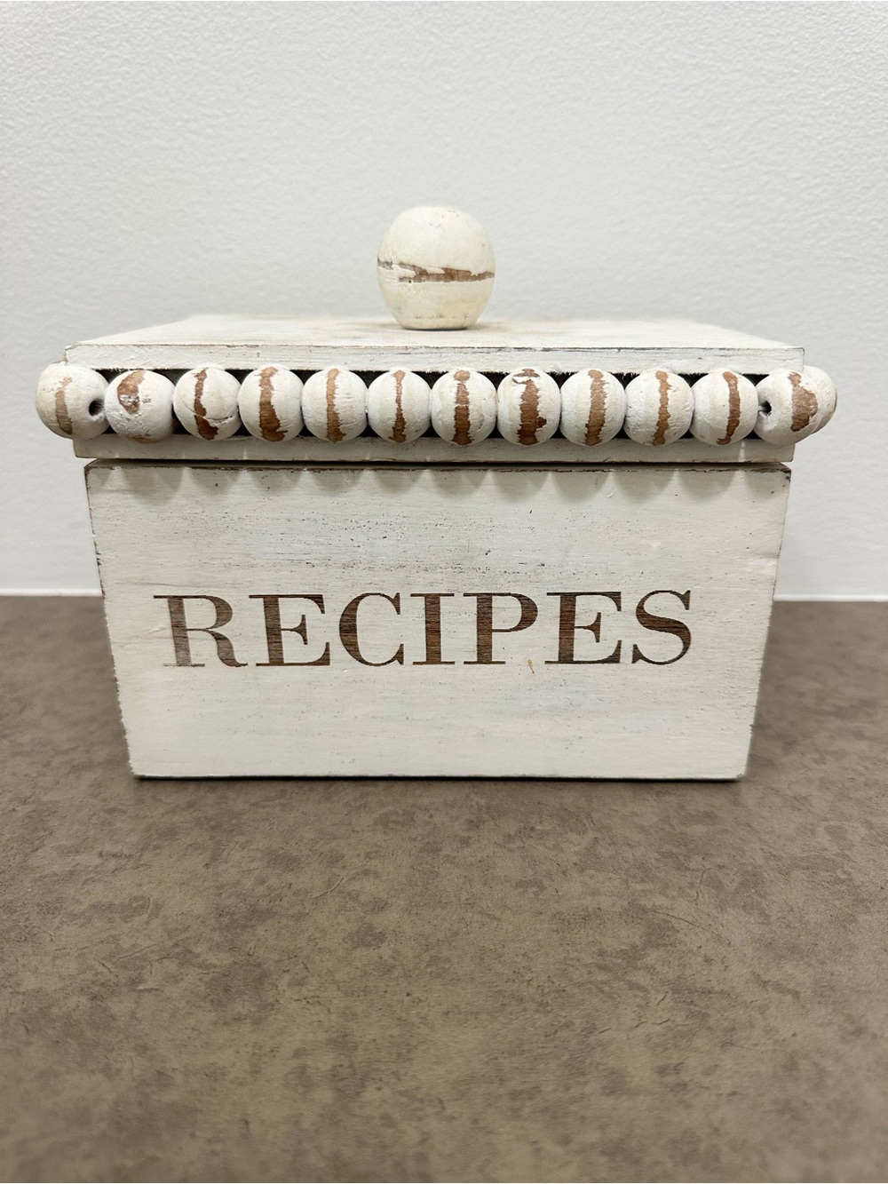 Mud Pie White Beaded Recipe Box White-Washed Beaded Mango Wood 7.5 x 4.5 x 5 - Picture 2 of 10